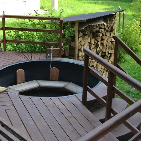 Tsaryna Inn Yablunytsya